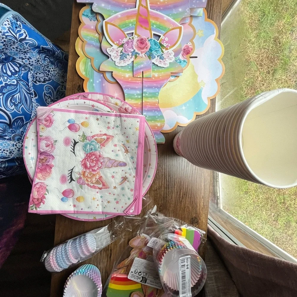 Unicorn Party Supplies Set - Pink and White